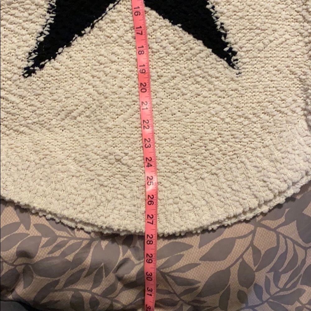 Doe & Rae super soft star sweater - Picture 5 of 5